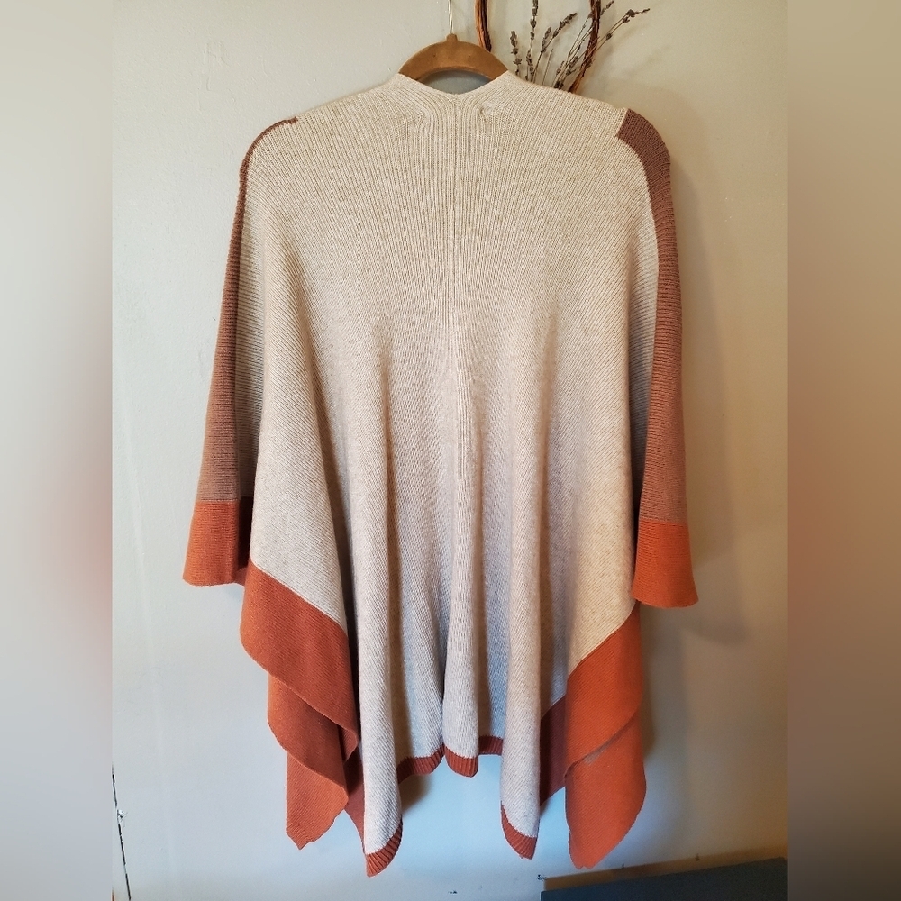 Cozy Color Block Wrap - Picture 6 of 9